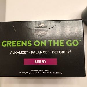 It Works Berry flavored Greens